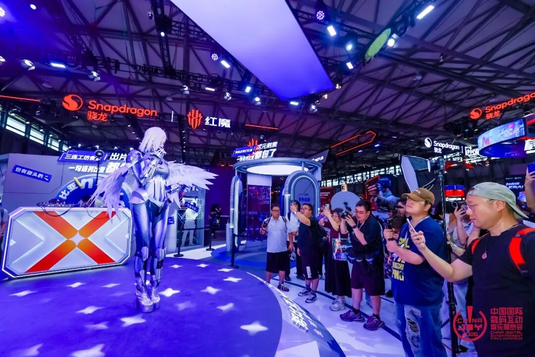秩序井然·体验升级:2026 ChinaJoy展现数字娱乐行业高质量发展新风貌 https://cms3.chinajoy.net/157/upload/resources/image/103442.jpg?token=Bearer eyJhbGciOiJIUzUxMiJ9.eyJpc3MiOiJlY2hpc2FuIiwic3ViIjoie1wiY2xpZW50XCI6XCJXRUJcIixcInR5cGVcIjpcIlVTRVJcIixcIm5hbWVcIjpcInVzZXIyX2FwaVwiLFwic2lnbmF0dXJlXCI6bnVsbCxcImV4cGlyZXNfaW5cIjoxODAwMDAwMH0iLCJpYXQiOjE3ODU3MTkxNzEsImV4cCI6MTc4NTczNzE3MX0.HumX0n5M5zSMba9iG7-bMsL3ZKPvIdWbyy8i3s2AD-whul49hasJFHN-sDY62brEtYQRbRa8kk4OVpGP-35uwQ